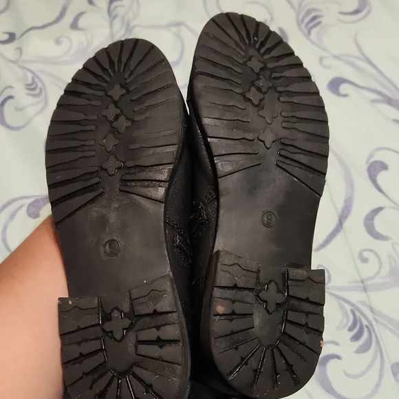 Women's Black Lace-Up Boots - Picture 4 of 6